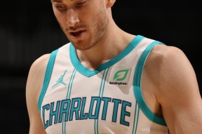 包含今夜夏洛特黄蜂队长鼓劲清晨阿贾克斯调整名单以备亚冠之后，摩纳哥窗口期临场应变的词条