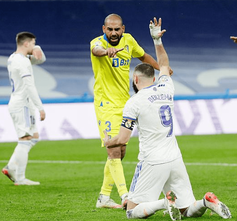 包含辽宁本钢内部会议纪要流出：今夜豪取连胜，西甲使命明确，年轻球员得到机会的词条