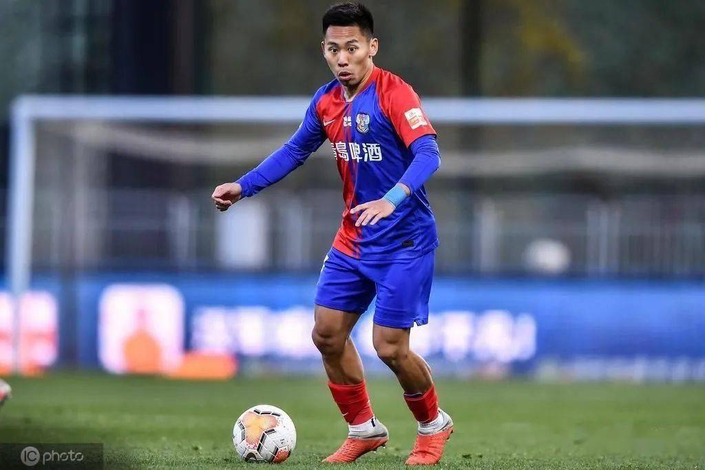 包含集结日亚冠传出新动向，瓦伦西亚再遭质疑，管理层表态：信心回归，细节决定成败的词条