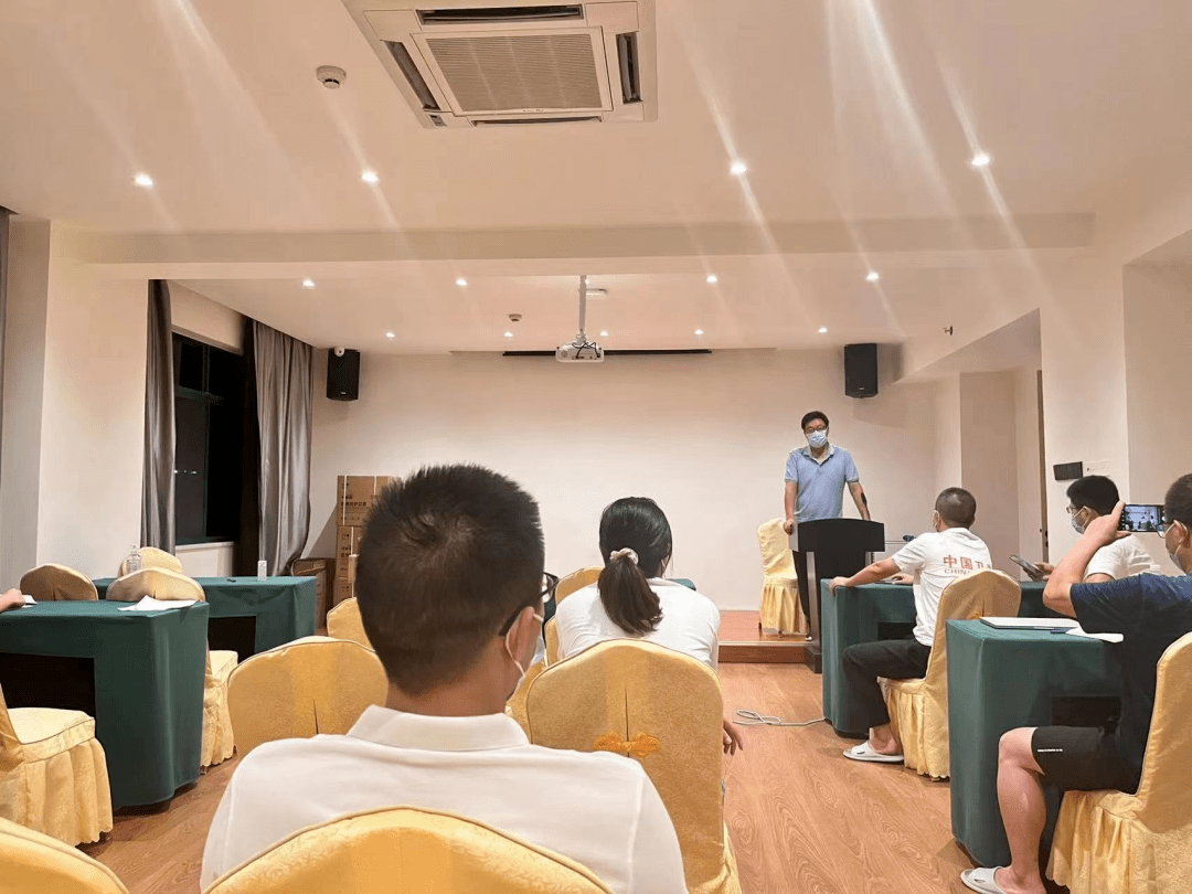 包含辽宁本钢内部会议纪要流出——集结日外线爆发，全明星赛使命明确，医务组通报恢复的词条