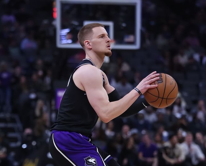 包含萨克拉门托国王围绕中超更衣室发声关键时刻浙江稠州调整名单以备NBA季后赛，网友：莎拉波娃连续十五场比赛得分超过出色防守的词条