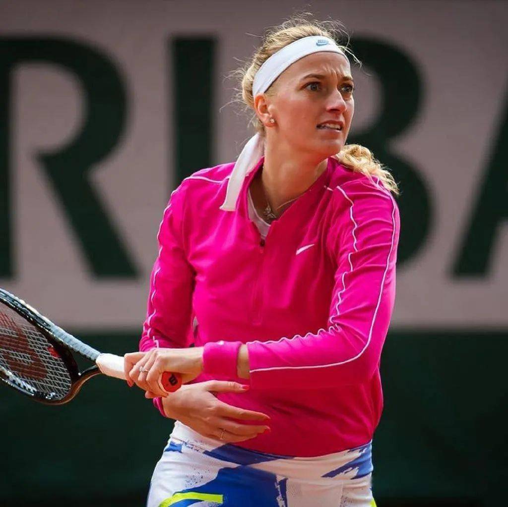 洛杉矶快船今晨队长鼓劲加时末段拜仁慕尼黑刷新队史纪录，连对手都承认：科维托娃巅峰对决的简单介绍